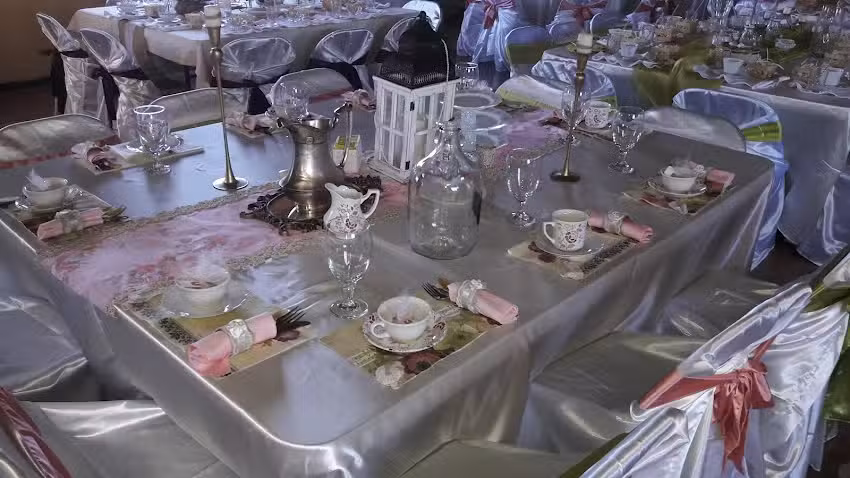 A LOS PIES DEL MAESTRO