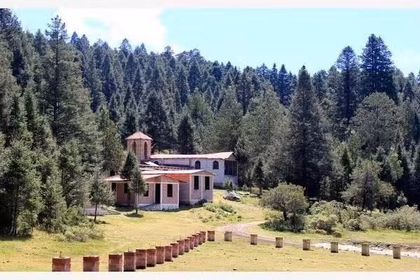 Albergue Cristiano & Capilla Metodista-Ecum&eacute;nica : &ldquo;Heme Aqu&iacute;&rdquo;.