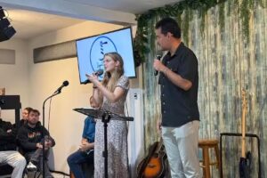 All Peoples Church Lighthouse | Bilingual: English & Spanish Services