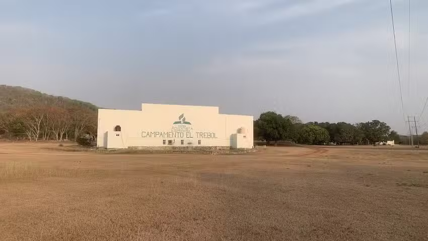 Campamento el Tr&eacute;bol