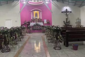 Capilla de Guadalupe mesa de cedano