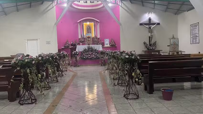 Capilla de Guadalupe mesa de cedano