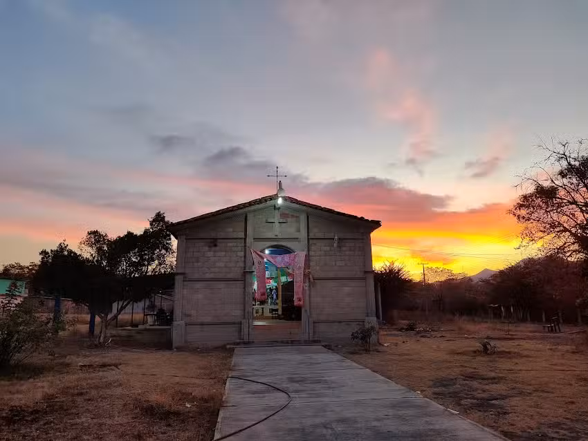 Capilla de la Stn. Cruz, Valle luz