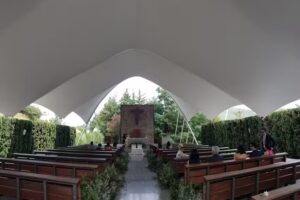 Capilla de la Virgen Madre Club de golf Tres Mar&iacute;as