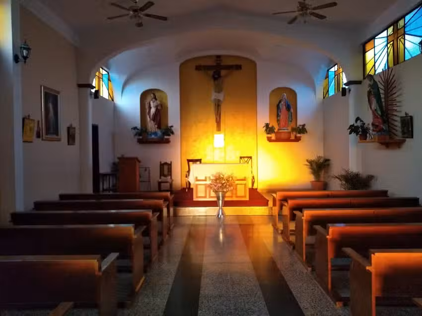 Capilla del Sagrado Coraz&oacute;n de Jes&uacute;s e Inmaculado Coraz&oacute;n de Mar&iacute;a