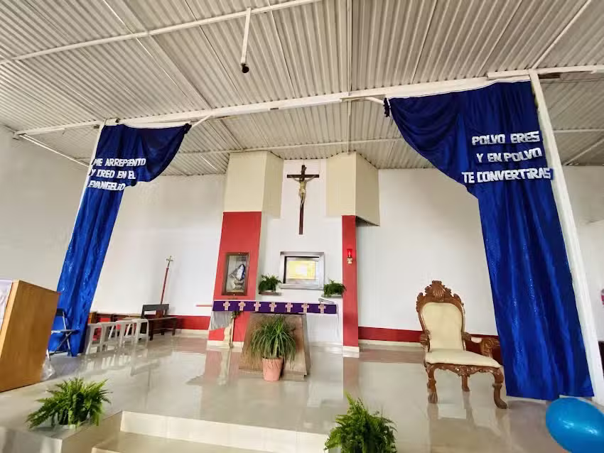 Capilla Nuestra Se&ntilde;ora del Favor. Lomas de Santa Maria.