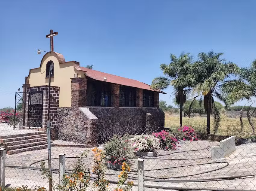 Capilla San Isidro (casa fuerte)