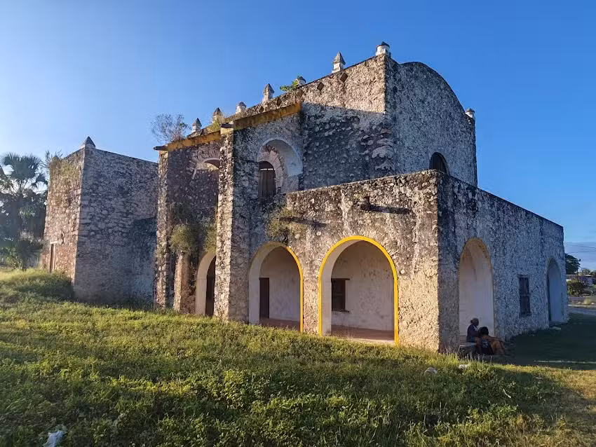 Capilla sin techo &ndash; Pixila