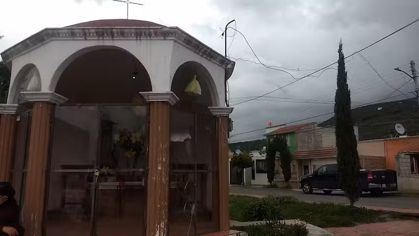 Capillita de Nuestra Se&ntilde;ora de Guadalupe y Cristo