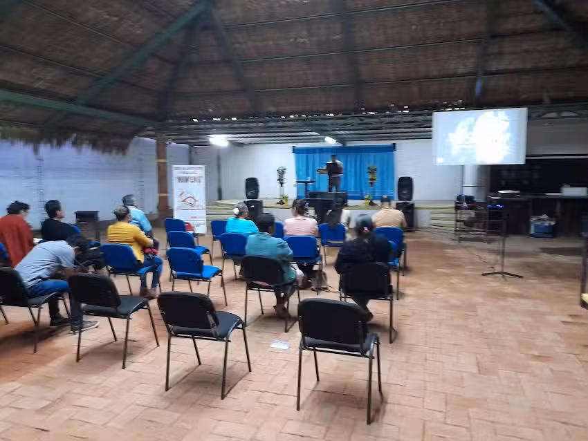 Casa de Adoraci&oacute;n y Milagros &ldquo;HINENI&rdquo;