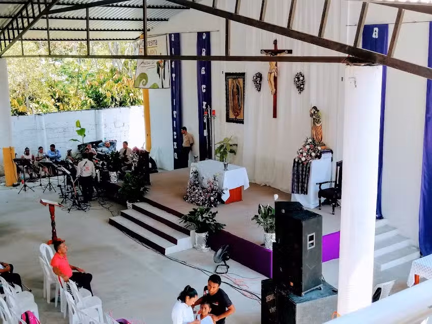 &ldquo;CASA DE LA CRISTIANDAD&rdquo; De La Parroquia San Jos&eacute; De Tulip&aacute;n