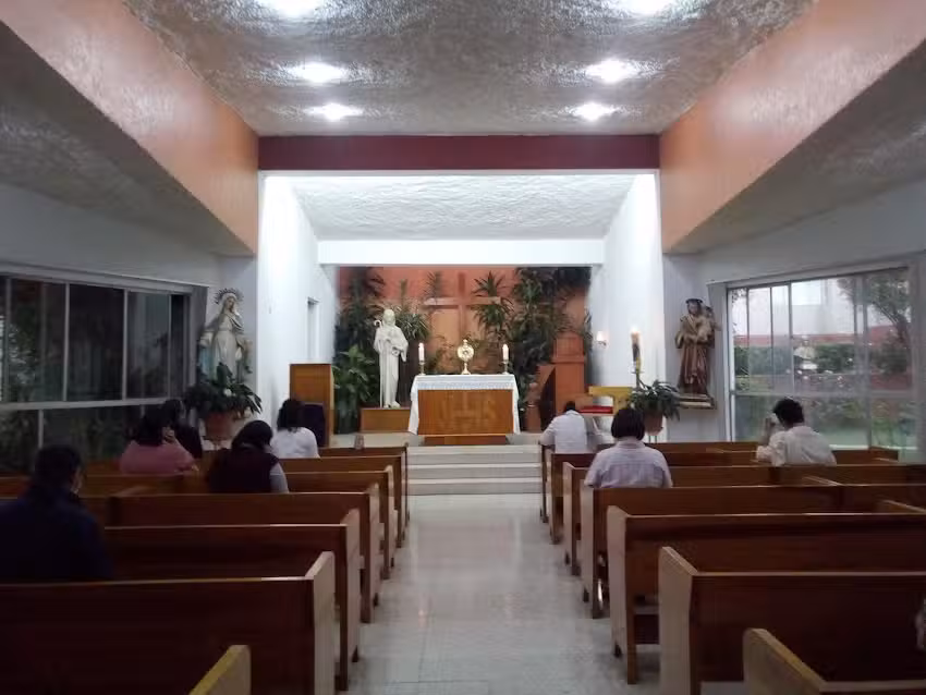 Casa de Oraci&oacute;n Divino Pastor