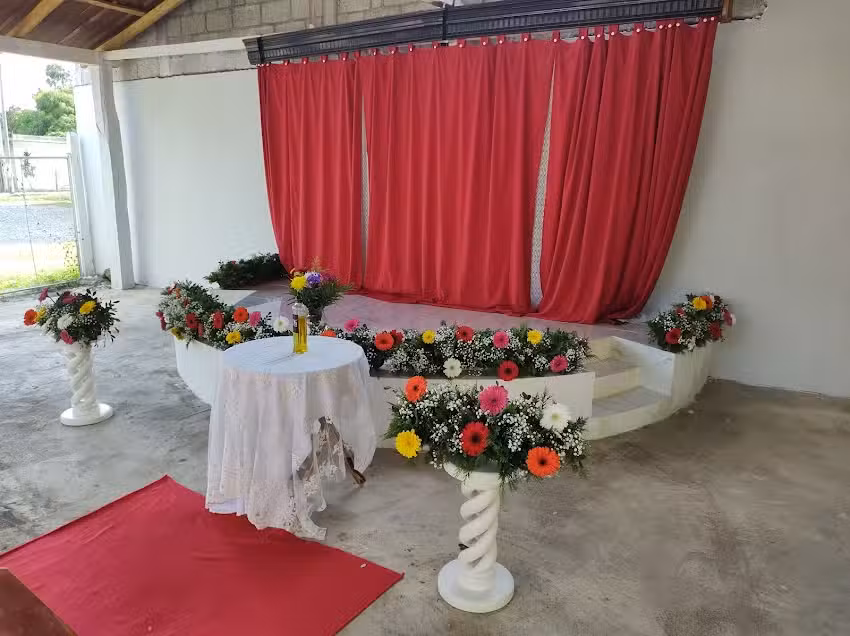 Casa de Oraci&oacute;n y Alabanza