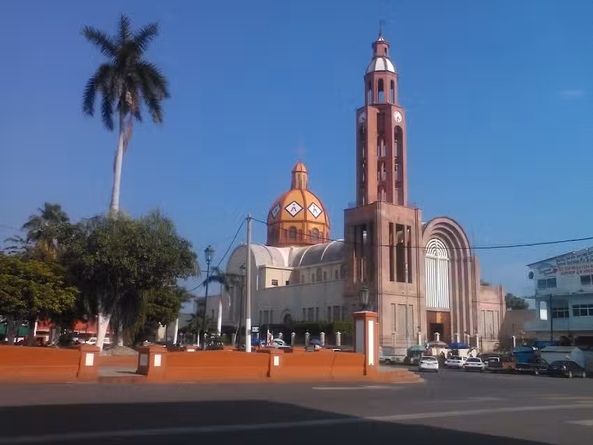 Catedral de Apatzing&aacute;n (Nuestra Se&ntilde;ora de la Asunci&oacute;n)