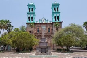 Catedral de Ciudad Altamirano (San Juan Bautista)