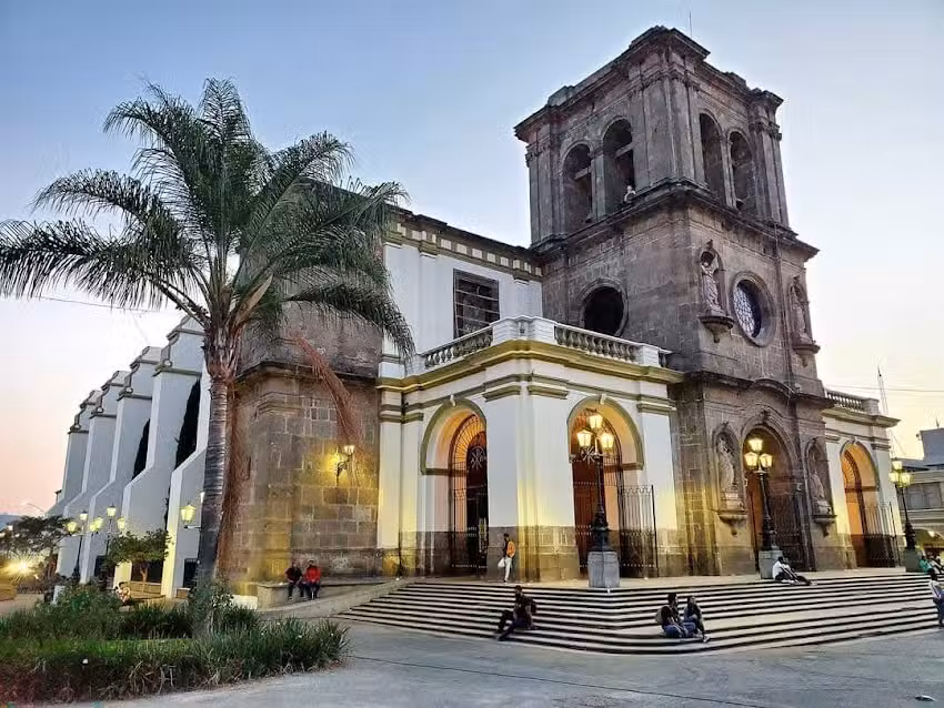 Catedral de Ciudad Guzm&aacute;n (Se&ntilde;or San Jos&eacute;)
