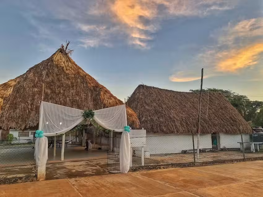 Centro Ceremonial Maya &ldquo;Tixcacal Guardia&rdquo;