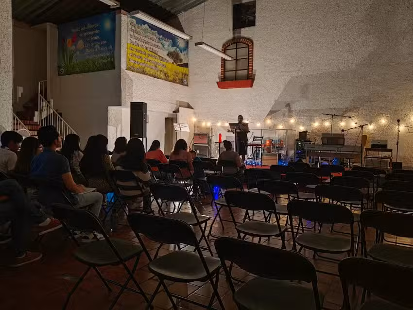 Centro Cristiano Casa de Oraci&oacute;n Manantial de Vida