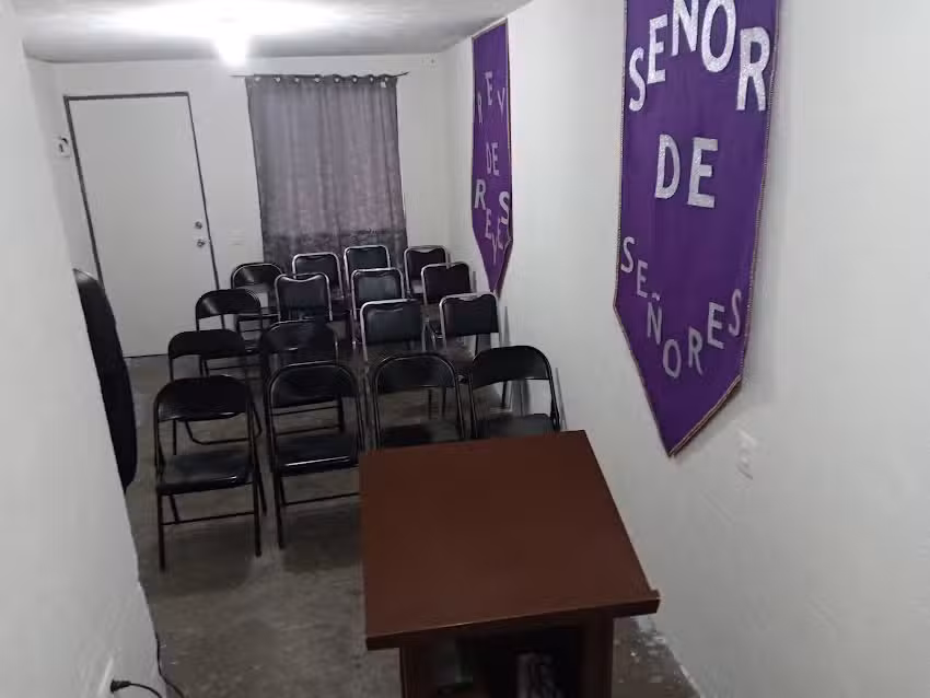 Centro Cristiano Familiar Manantial De Vida