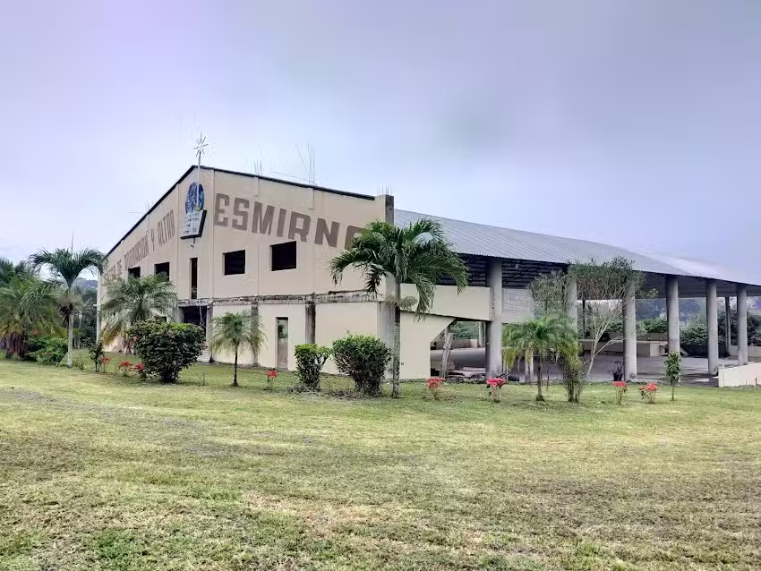 CENTRO DE ADORACION Y ALTAR ESMIRNA