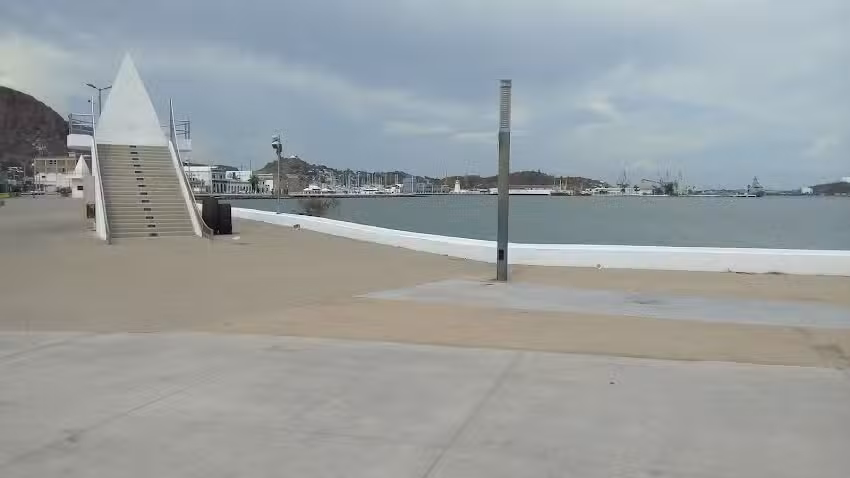 Centro De Avivamiento La Monta&ntilde;a