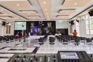 Centro Evangel&iacute;stico Lirio de los Valles