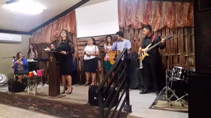 Centro Familiar Cristiano Manantiales de Vida AD