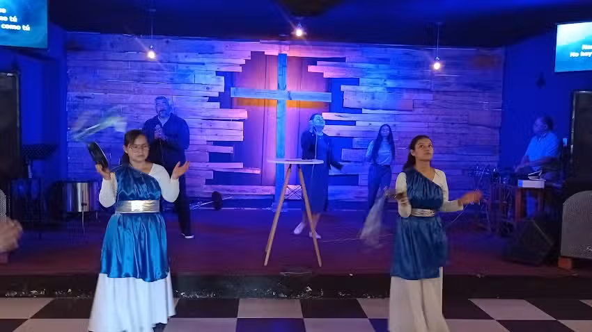 Centro Familiar Cristiano Viviendo en Victoria