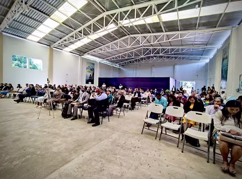 Centro Familiar El Calvario Asambleas de Dios (Pentecostal)