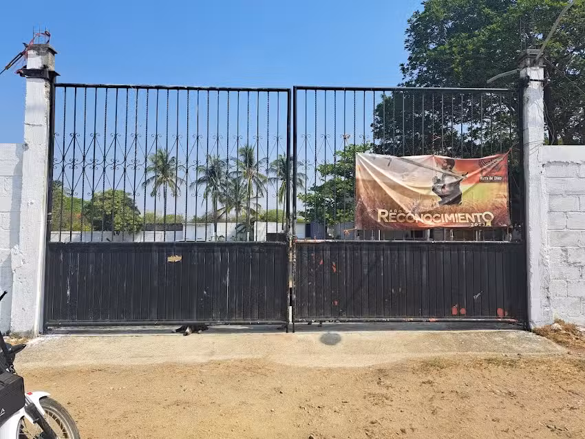Familia Barro de Dios Salina Cruz Oaxaca, Francisco I. Madero