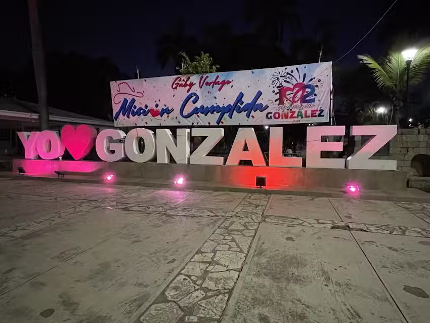 Gonz&aacute;les