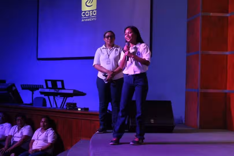 Grupo de amistad canto