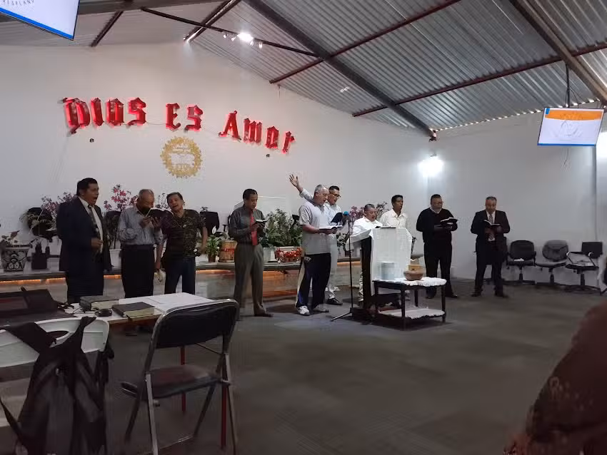 Iciar Lev&aacute;ntate y Resplandece