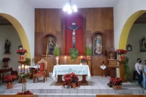 Iglesa De Puerta De Mangos