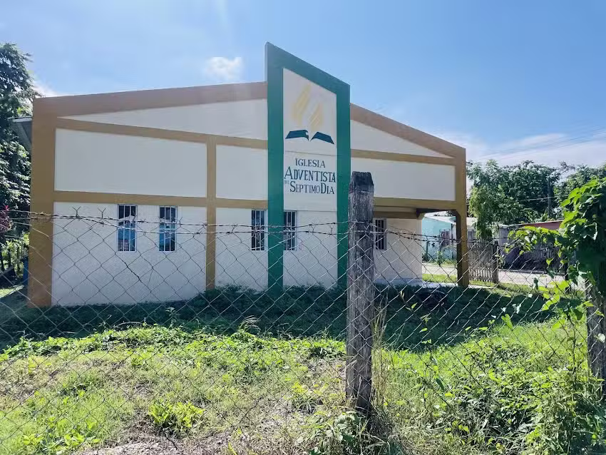 Iglesia Adventista del S&eacute;ptimo D&iacute;a, &ldquo;La Esmeralda&rdquo;