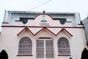 Iglesia Adventista del S&eacute;ptimo D&iacute;a (paso lim&oacute;n)