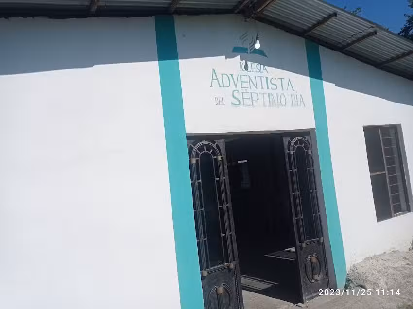 Iglesia adventista del s&eacute;ptimo d&iacute;a &ndash; Tres Palmas