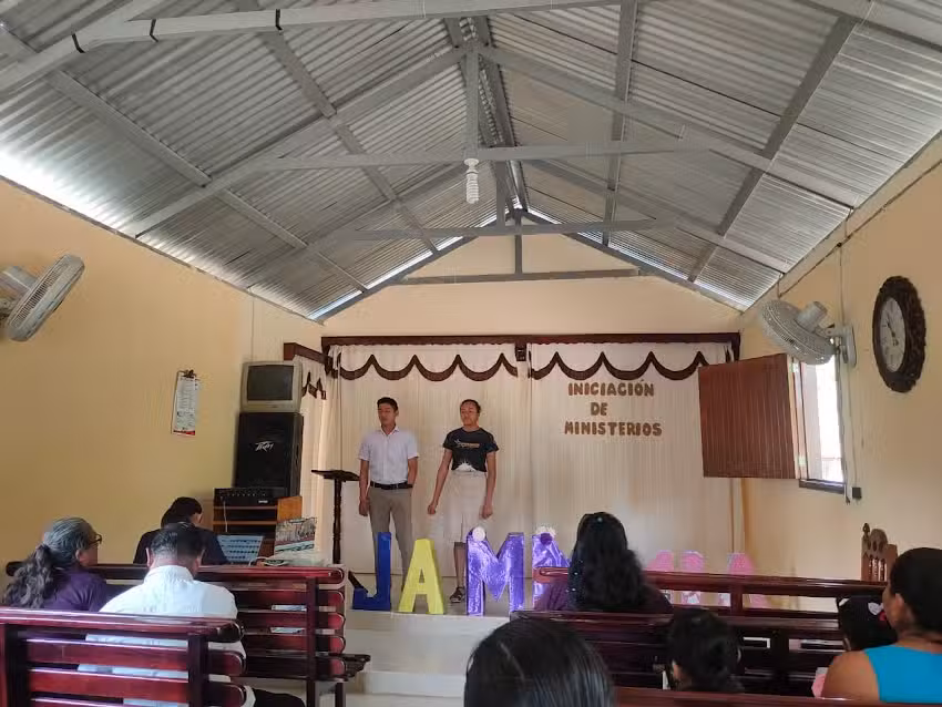 Iglesia Adventista SANTO. TOM&Aacute;S