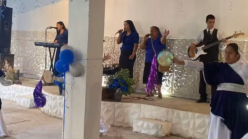 Iglesia apost&oacute;lica Pastor Manuel Cruz