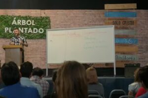 Iglesia &Aacute;rbol Plantado