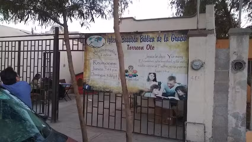 Iglesia Bautista B&iacute;blica de La Gracia, Torre&oacute;n Ote.