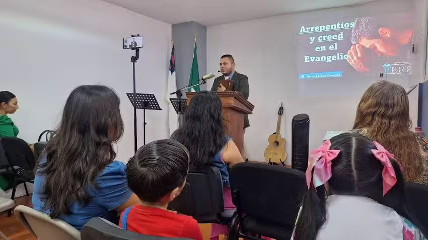 Iglesia B&iacute;blica Regresando a las Escrituras (IBRE)