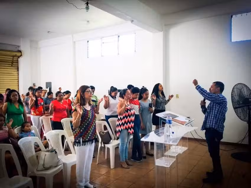 Iglesia Catedral de Vida