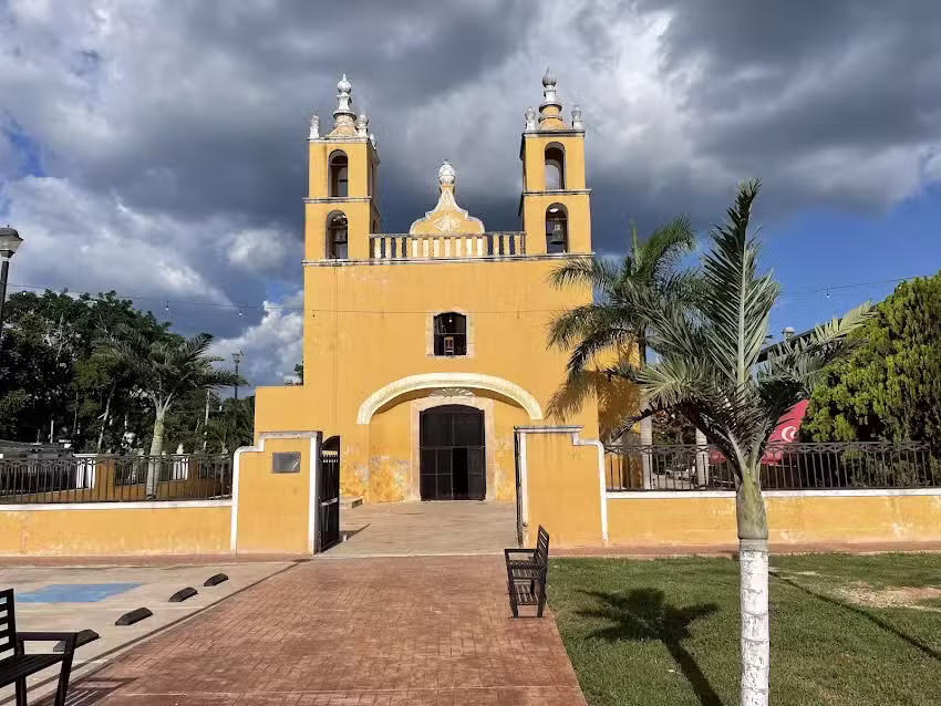 Iglesia Cat&oacute;lica De Abal&aacute;
