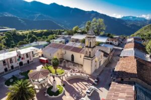 Iglesia cat&oacute;lica de la santa cruz
