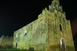 Iglesia Católica De Pustunich