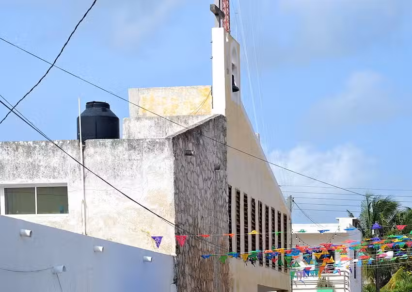 Iglesia Cat&oacute;lica De Rio Lagartos