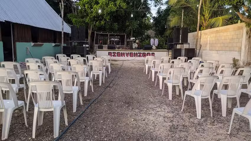 Iglesia Catolica &ldquo;Las Tres Cruces&rdquo;