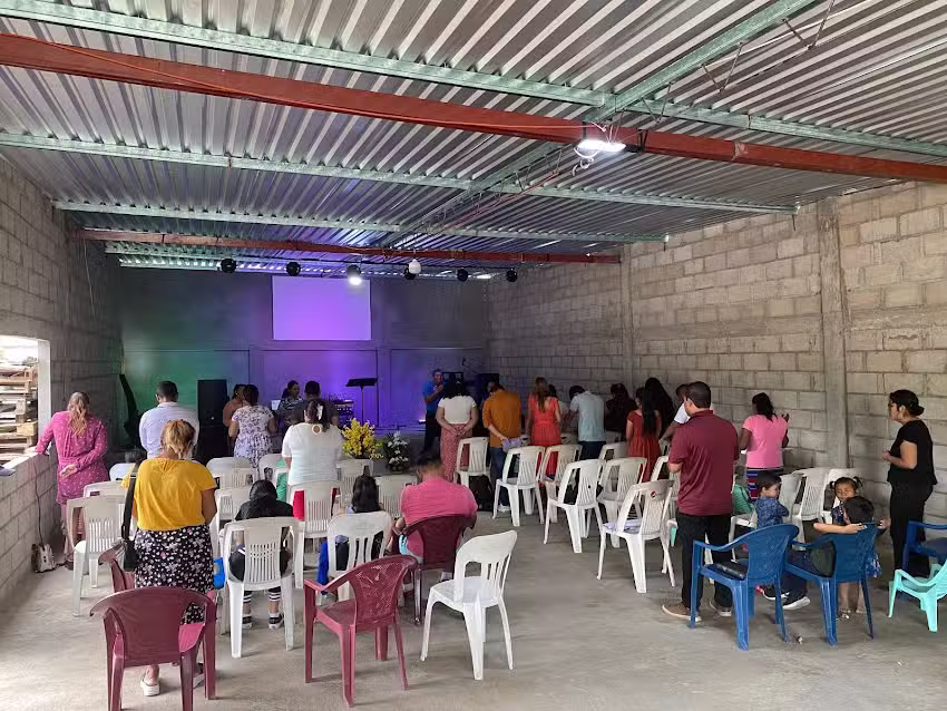 Iglesia Cristiana Amor, Gracia y Provision