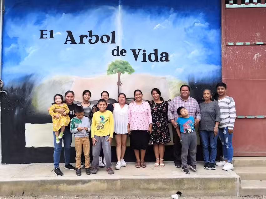 Iglesia cristiana &aacute;rbol de vida naiot